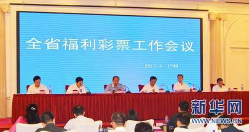 法律上的父亲和法律上的两个女儿