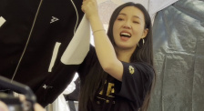 攻扒开小受屁股狠狠的打视频